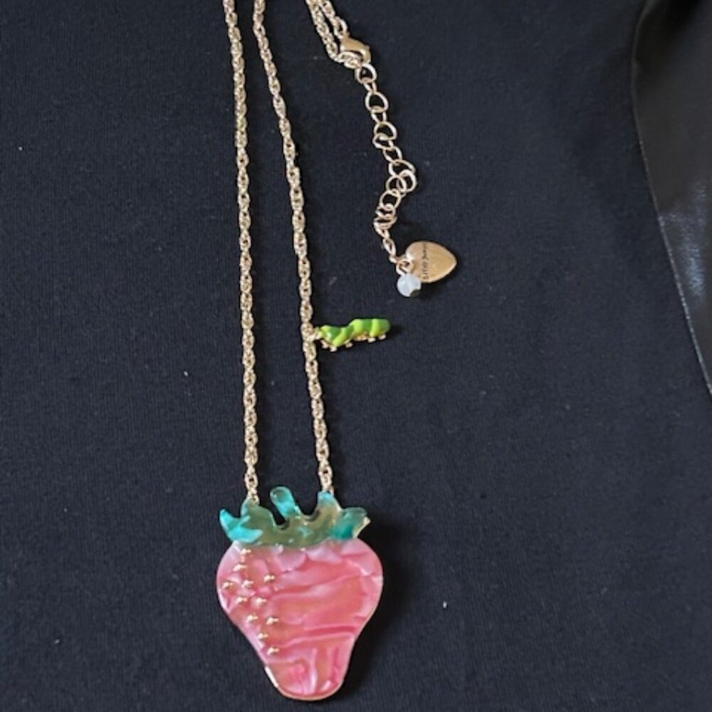 3 Betsey Johnson Nekclaces - Picture 6 of 8